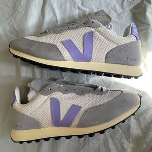 Brand New Veja Rio Branco Sneakers Still in Box Size 9